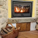 Incantevole Casa Tra Le Vie Di Un Antico Borgo Cerreto Alpi