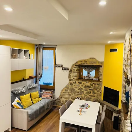 Ferienhaus Incantevole Casa Tra Le Vie Di Un Antico Borgo Cerreto Alpi