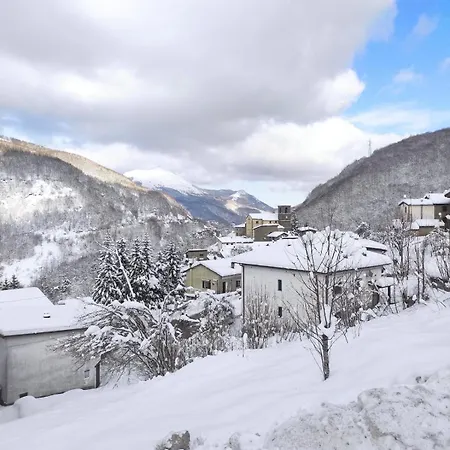 Incantevole Casa Tra Le Vie Di Un Antico Borgo Prázdninový dům *