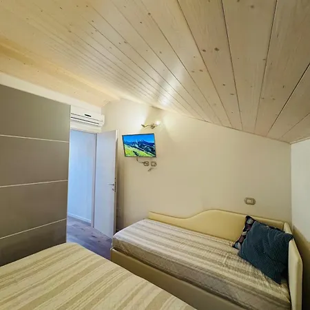 Incantevole Casa Tra Le Vie Di Un Antico Borgo Ferienhaus