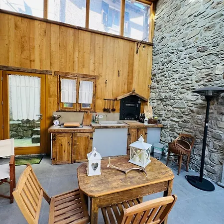 Ferienhaus Incantevole Casa Tra Le Vie Di Un Antico Borgo Cerreto Alpi