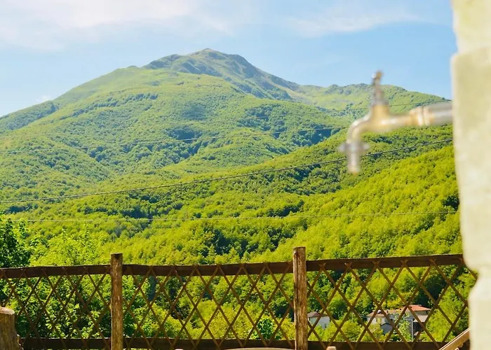 Vakantiehuis Incantevole Casa Tra Le Vie Di Un Antico Borgo Cerreto Alpi