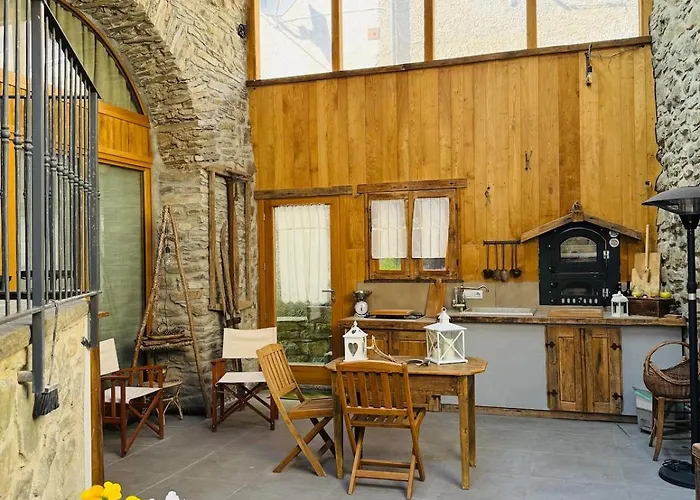 Vakantiehuis Incantevole Casa Tra Le Vie Di Un Antico Borgo Cerreto Alpi